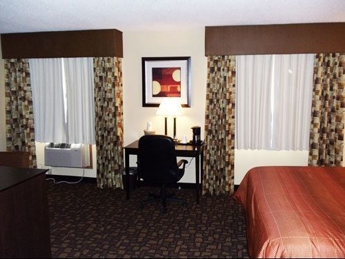 Super 8 By Wyndham Clive Ia Motel Exterior photo
